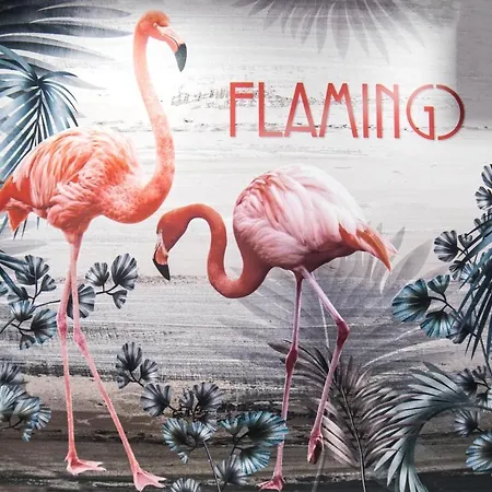 アパートホテル Flamingo