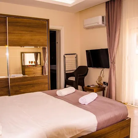 Apartahotel Flamingo 3*