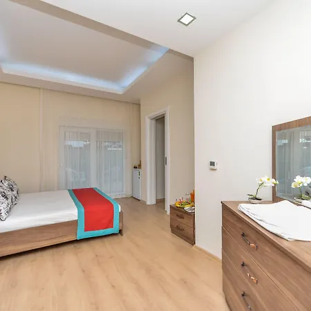 Flamingo Apartahotel 3*