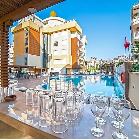 Aparthotel Flamingo 3*