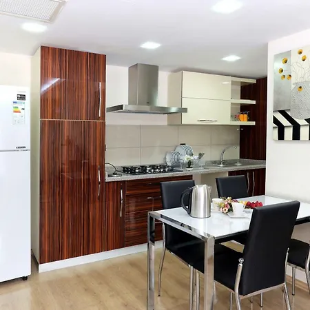 Flamingo Aparthotel 3*