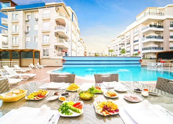 Flamingo מלון דירות 3*